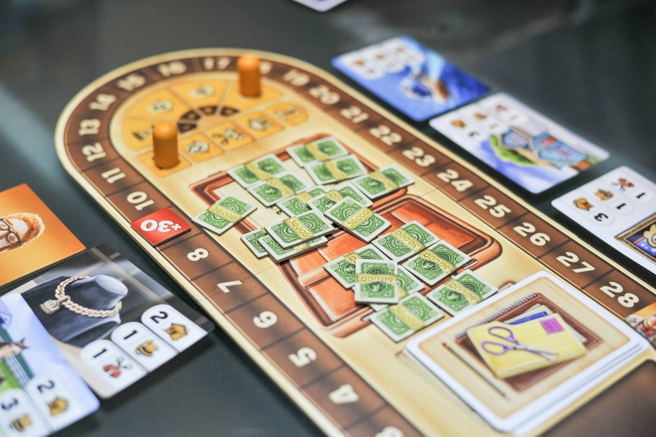 ​Fraudville (Politiškės) board game components, action cards, and play money